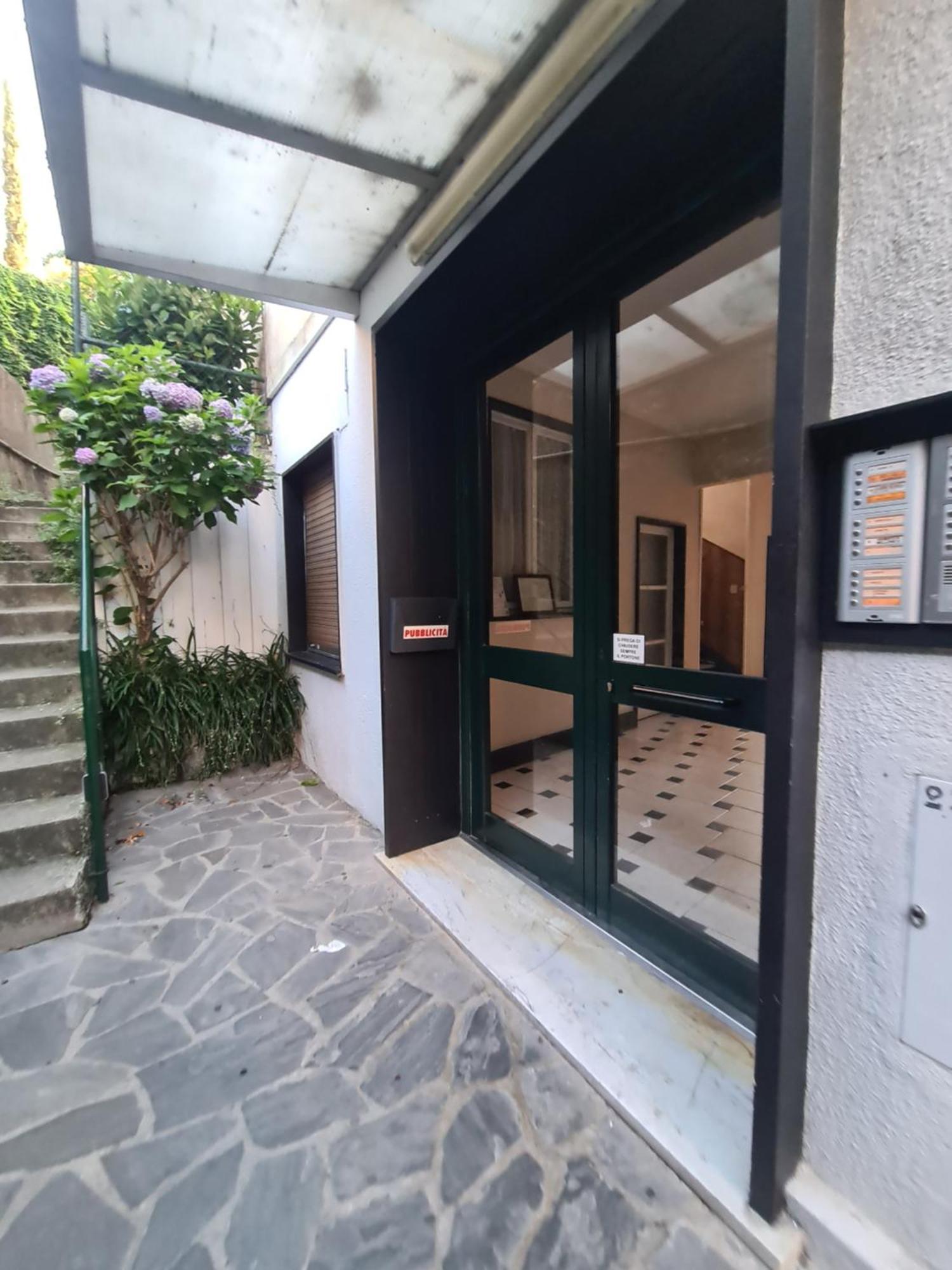 Appartamento Elegante A Rapallo By Portofinovacanze Luaran gambar