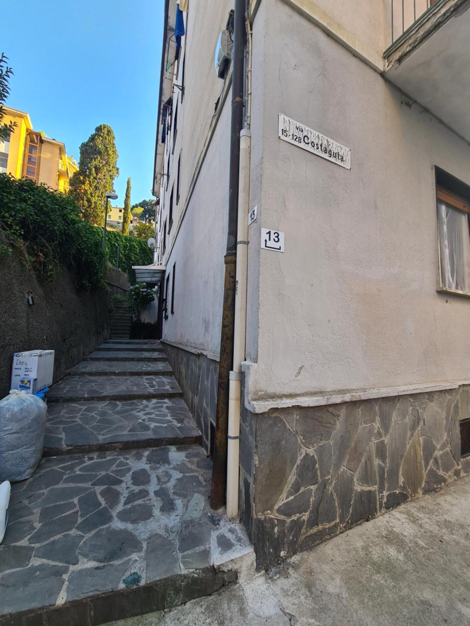 Appartamento Elegante A Rapallo By Portofinovacanze Luaran gambar